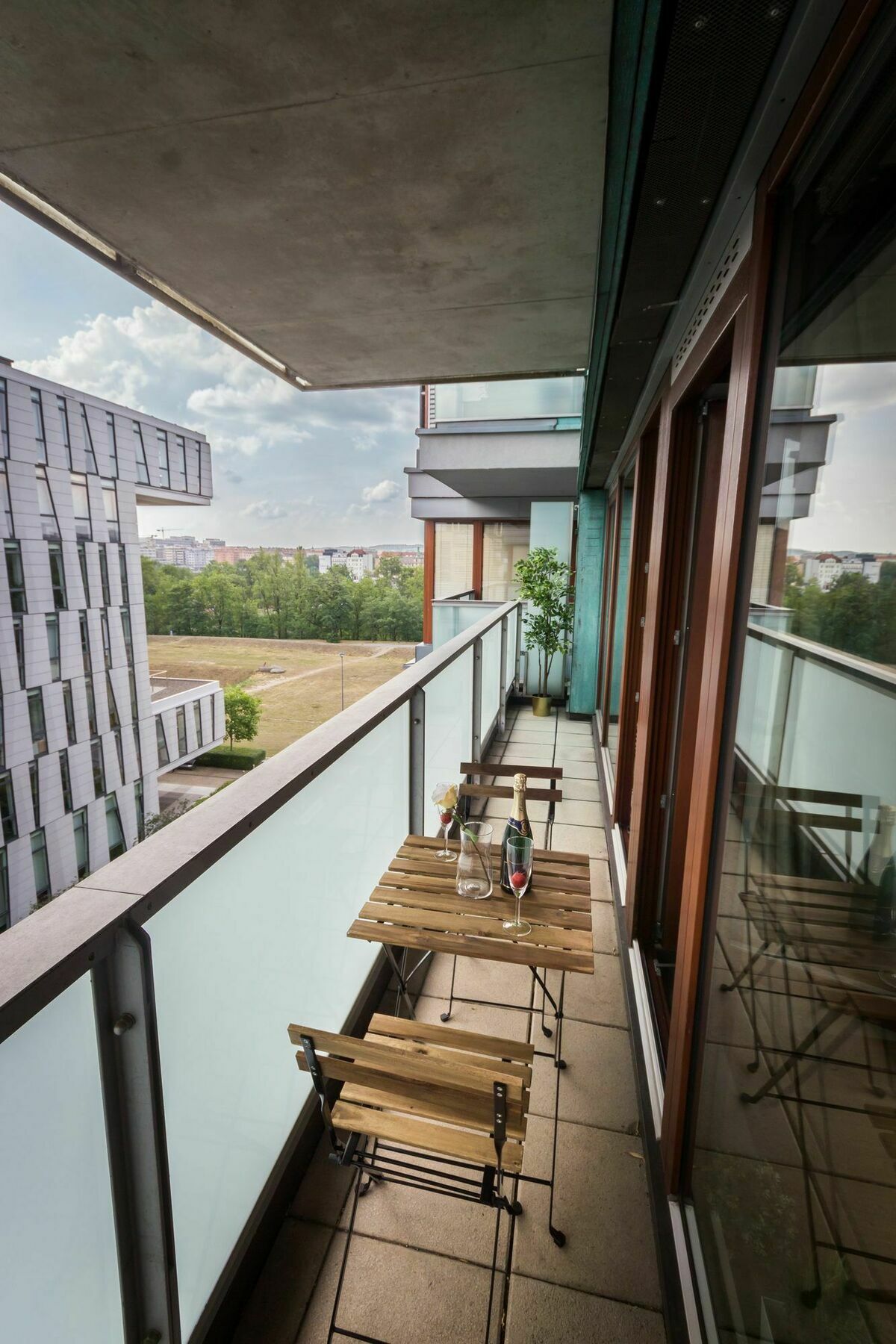 Luxury Apartment River Diamond Residence ปราก ภายนอก รูปภาพ